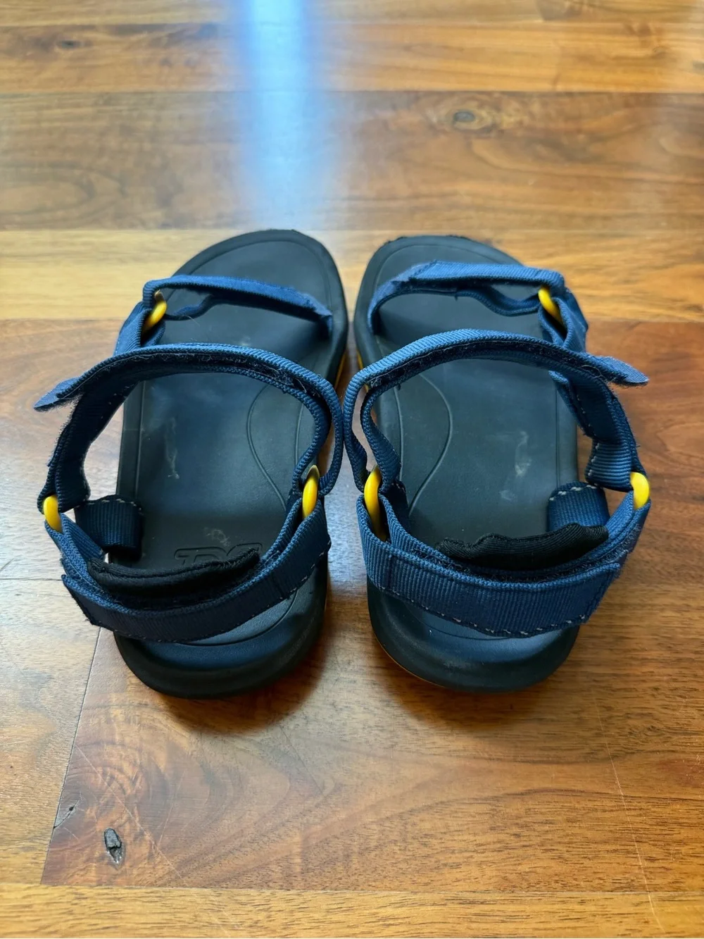 Teva Hurricane XLT 2 Speck Navy Size 5 Big Kid, M